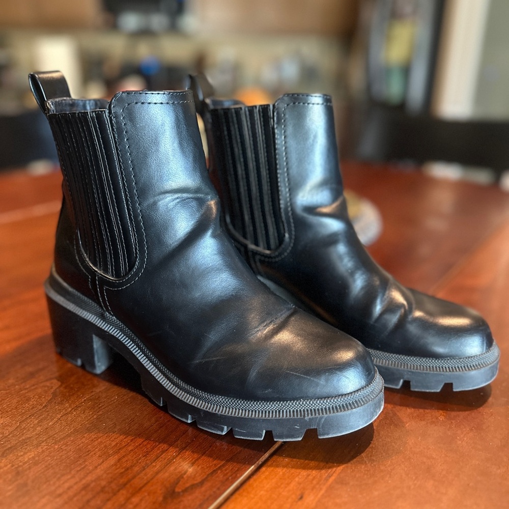 Universal Thread Black Chunky Ankle Boots